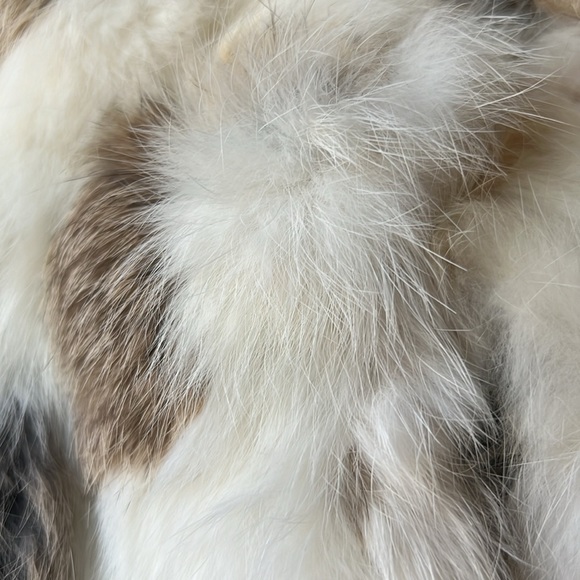 Excellent- Like New Genuine Fur Coat - Picture 9 of 9